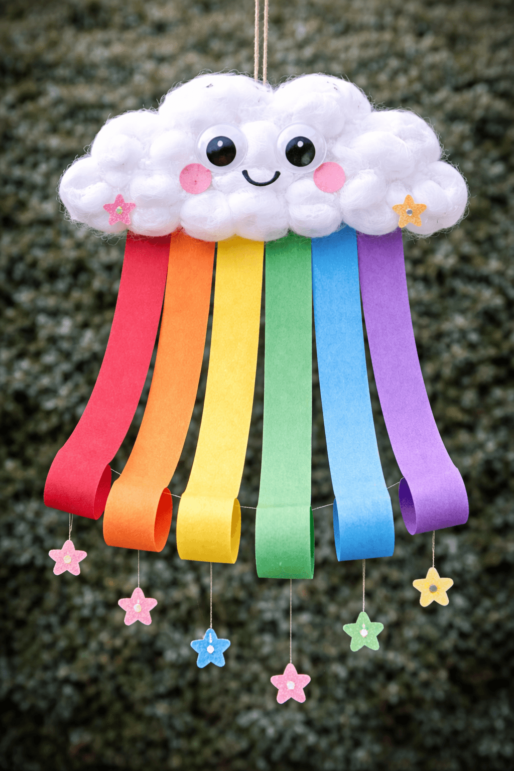 Bastelergebnis - Freundlicher Papier-Regenbogen